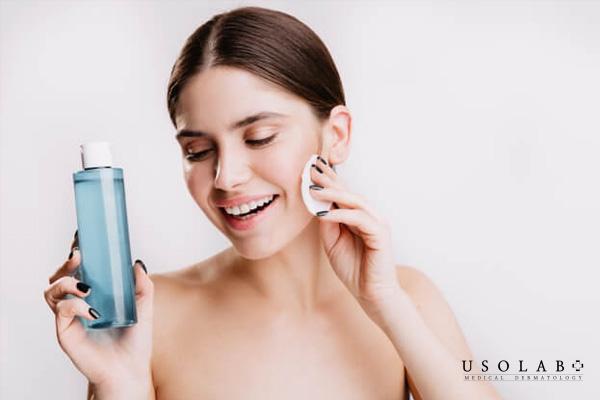 Cách sản phẩm dưỡng da dịu nhẹ để khắc phục mặt bị nổi mẩn đỏ và ngứa 