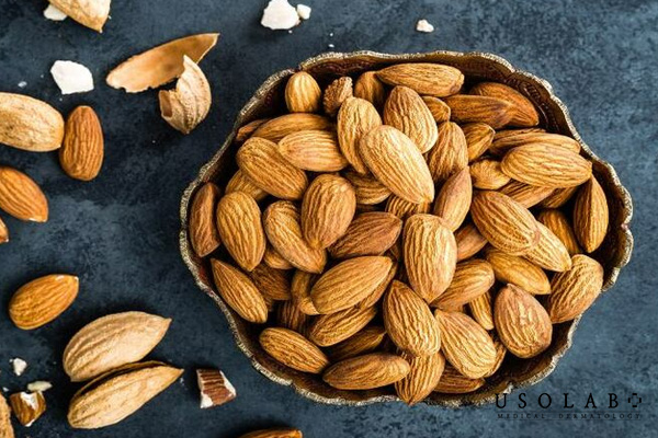 Làm kem dưỡng từ dầu hạnh nhân