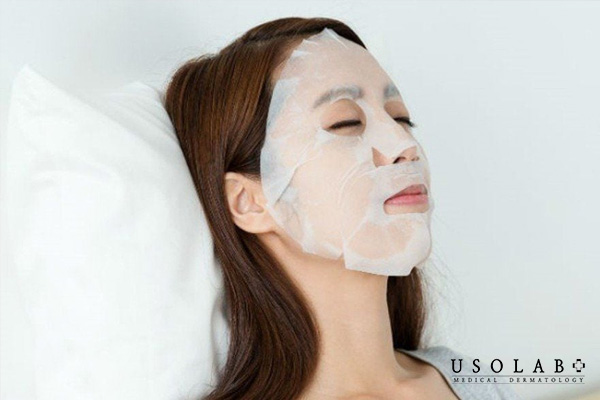 Khi bị mụn đỏ không nhân, bạn nên cẩn trọng khi đắp mặt nạ