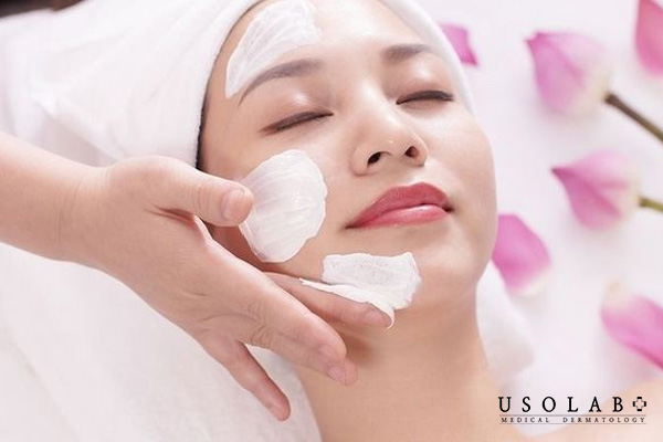 KHÔNG nên dùng chung kem dưỡng body cho da mặt