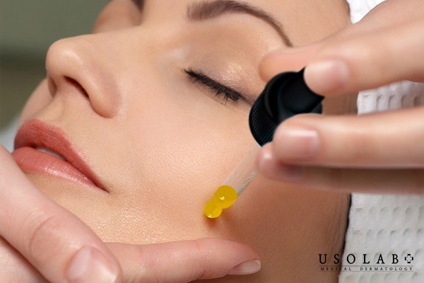Nên thoa Vitamin C trước, rồi mới đến Niacinamide