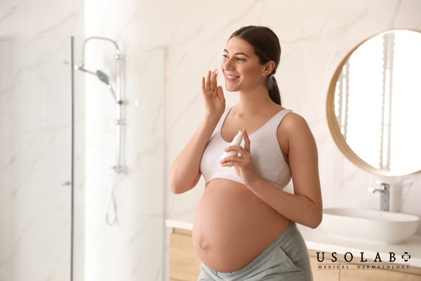 Khi mang thai, nồng độ estrogen và progesterone tăng cao khiến da bị mất cân bằng