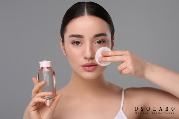 Da khô cần được tẩy trang đều đặn ngay cả khi không trang điểm.