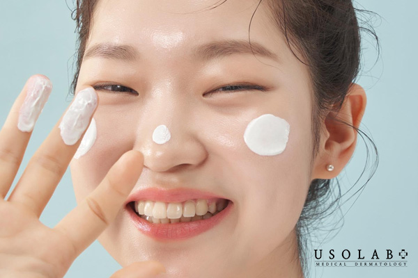 Hướng dẫn cách bôi kem chống nắng cho da mụn đúng chuẩn