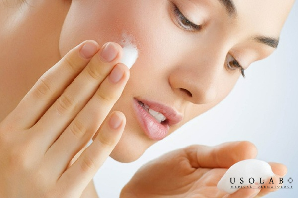 sữa rửa mặt trị mụn