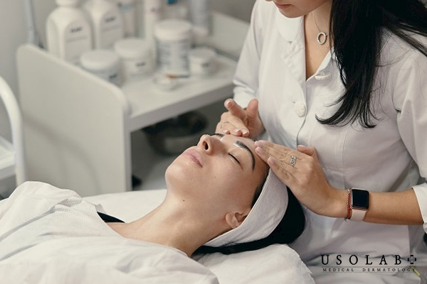 Cách kết hợp sản phẩm trị thâm mụn vào liệu trình spa
