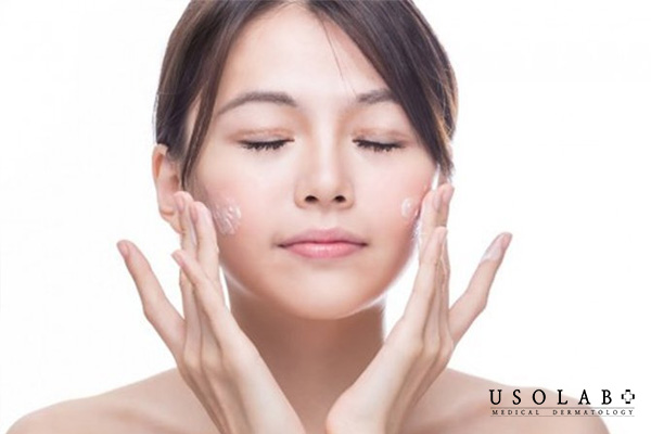 Dưỡng trắng bằng sản phẩm skincare
