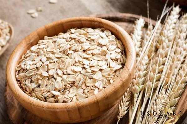 Vitamin nhóm B, vitamin E và khoáng chất trong yến mạch giúp nuôi dưỡng da