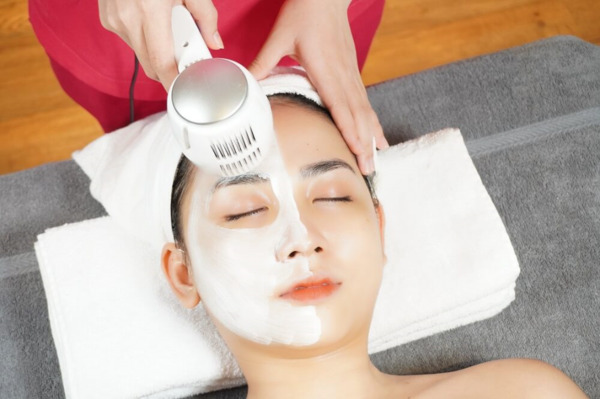 Làm trắng da mặt tại spa giá bao nhiêu