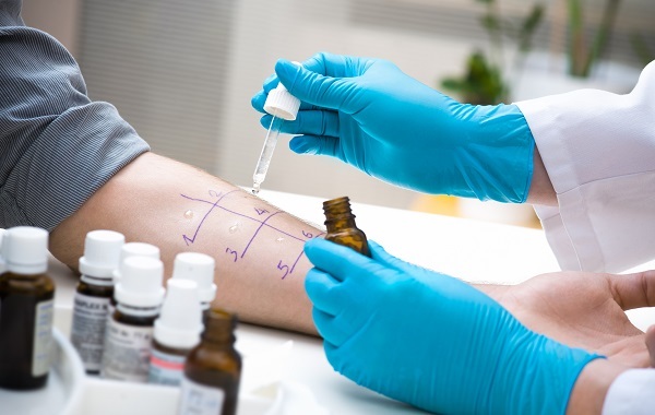 Khi nào da bị kích ứng cần đi khám chuyên khoa Khi nào da bị kích ứng cần đi khám chuyên khoa