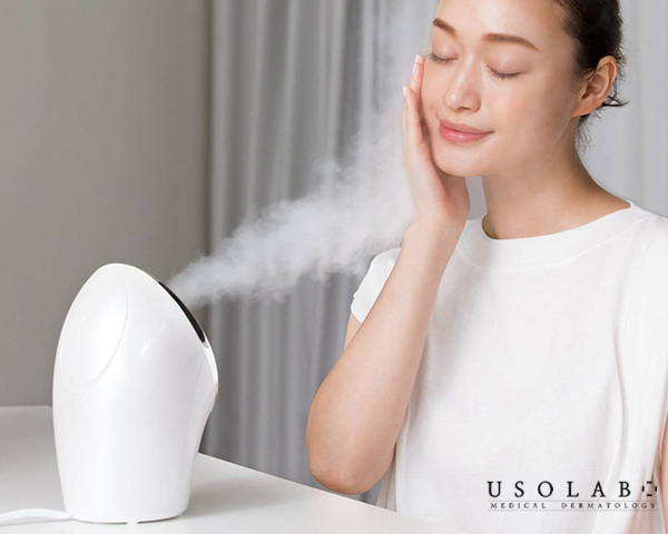 Hơi nước còn giúp mềm lớp sừng, khiến việc lấy nhân mụn dễ dàng