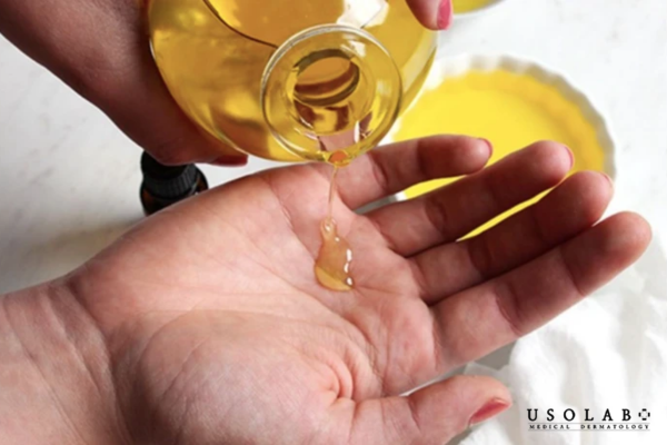 Rửa tay, tắm đúng cách, dưỡng ẩm đều đặn theo khung giờ cố định Rửa tay, tắm đúng cách, dưỡng ẩm đều đặn theo khung giờ cố định