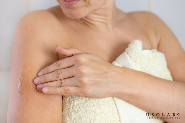 Cách chọn kem dưỡng ẩm body cho da khô theo thời tiết và môi trường Cách chọn kem dưỡng ẩm body cho da khô theo thời tiết và môi trường