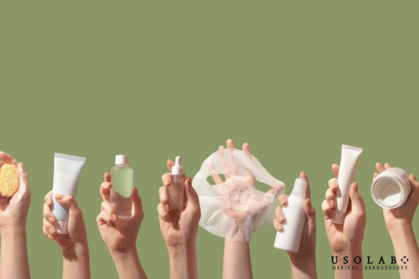 Chờ serum thẩm thấu hoàn toàn vào da rồi thoa kem dưỡng ẩm để khóa ẩm