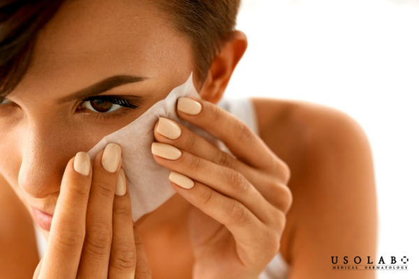 Serum nên chứa Niacinamide, Zinc PCA, BHA nồng độ thấp giúp điều tiết bã nhờn