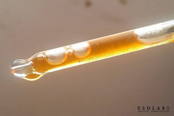 Serum vitamin C bị vàng không phải lúc nào cũng đồng nghĩa với việc sản phẩm đã hỏng Serum vitamin C bị vàng không phải lúc nào cũng đồng nghĩa với việc sản phẩm đã hỏng