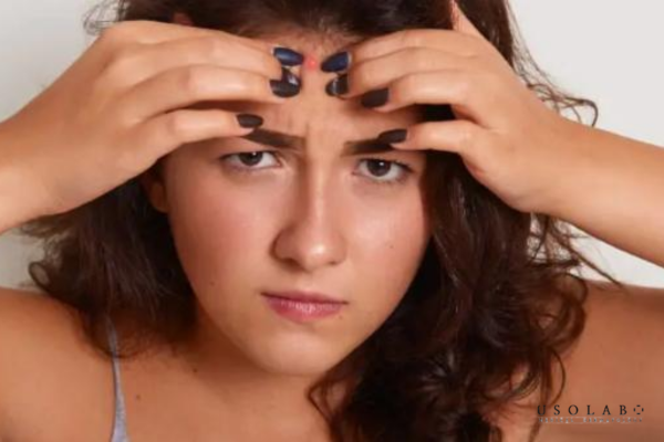 Sử dụng sản phẩm chăm sóc da không phù hợp