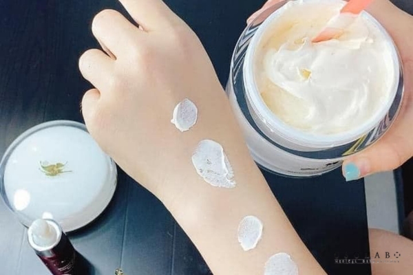 Tránh sản phẩm trắng da quá nhanh Tránh sản phẩm trắng da quá nhanh