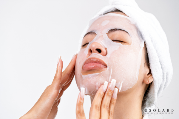 Mặt nạ dưỡng da (facial mask) là một dạng sản phẩm chăm sóc da chuyên sâu