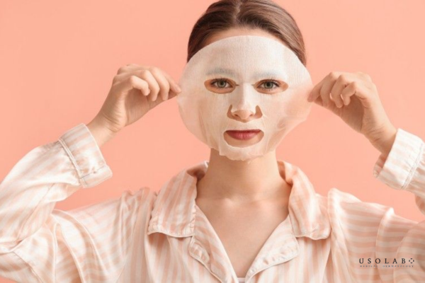 đắp mặt nạ dịu nhẹ giúp giảm châm chích da