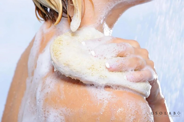 routine dưỡng trắng da body tại nhà