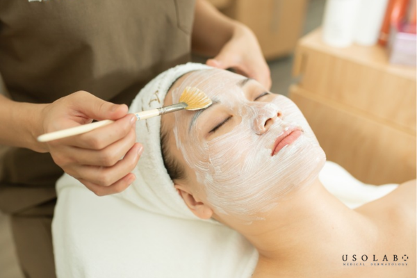 tìm nguồn mỹ phẩm trắng da spa uy tín