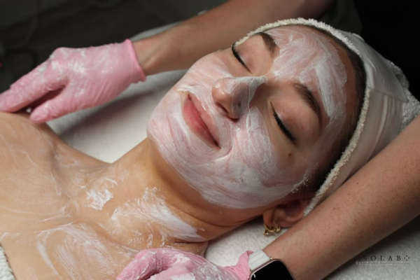 cấy trắng face và ủ trắng face cái nào tốt hơn