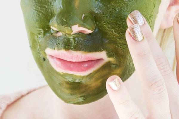 mặt nạ trắng da se khít lỗ chân lông